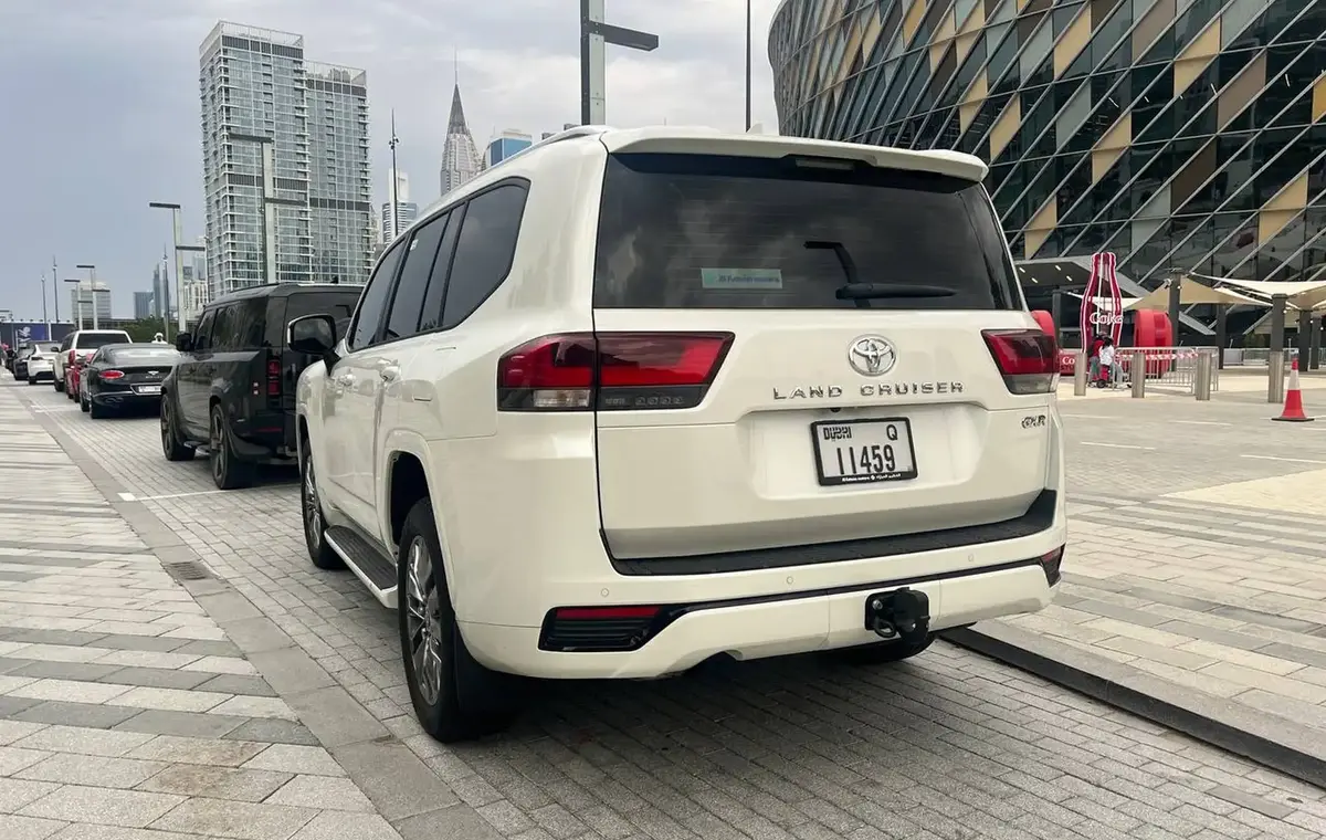 Toyota Land Cruiser Rental in Dubai, Rent Land Cruiser in Dubai